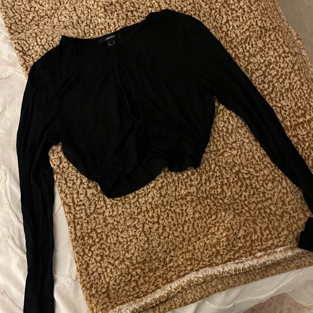 College going out top crop long sleeve keyhole